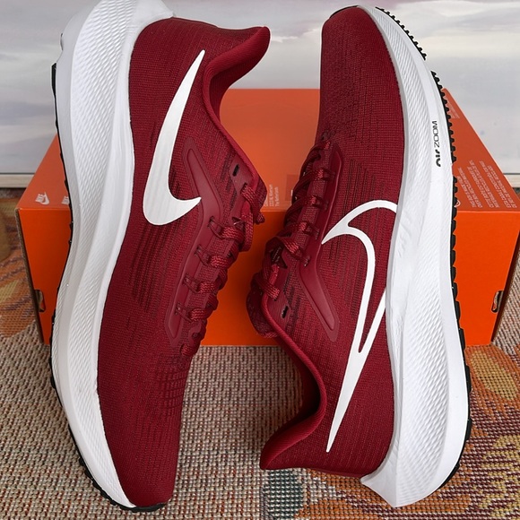 NIKE WMNS AIR ZOOM PEGASUS
TEAM CRIMSON/WHITE-BLACK DM0165-600 SNEAKERS - Picture 14 of 16